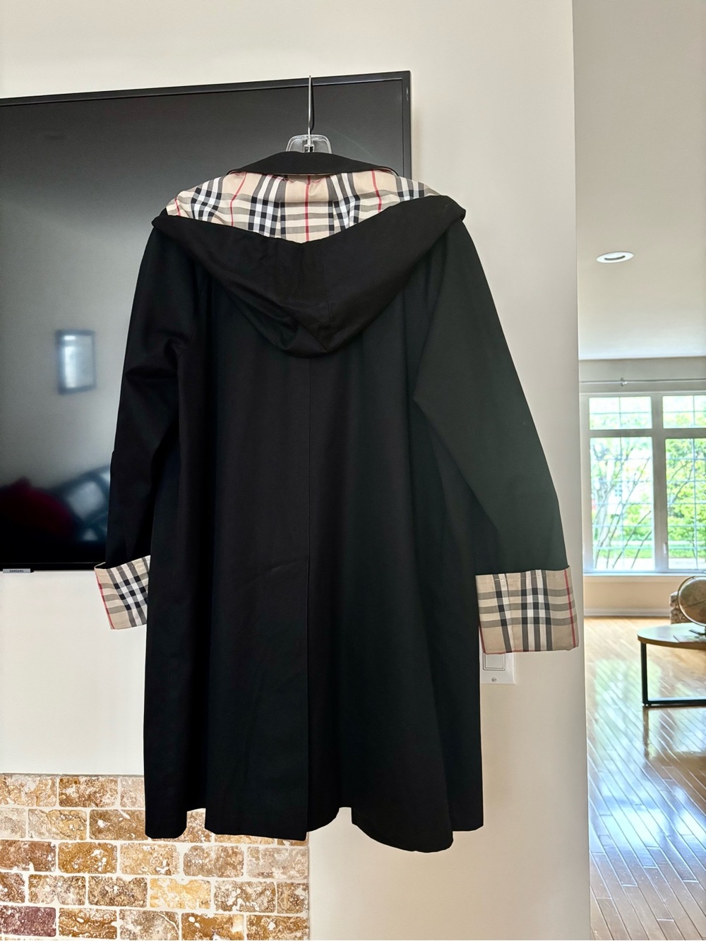 Burberry Black Trench Coat with Beige Check Lining, very good condition - Picture 2 of 5